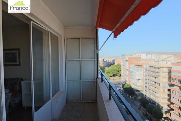 Foto 1 de Pis en lloguer a Santa María de Gracia de 3 habitacions amb terrassa i mobles