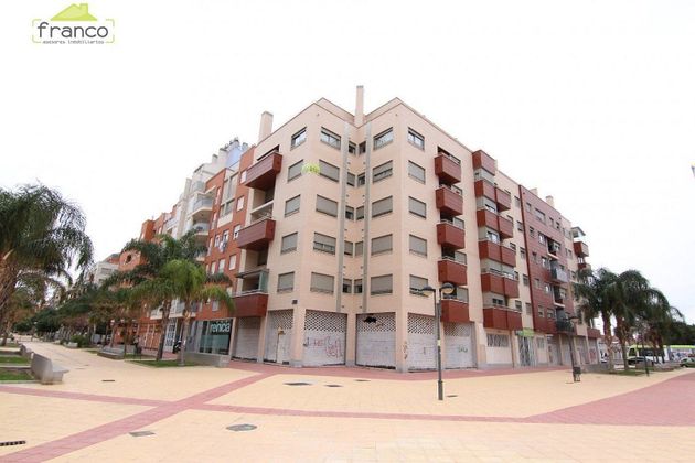 Foto 1 de Venta de piso en Juan Carlos I de 2 habitaciones con terraza y garaje