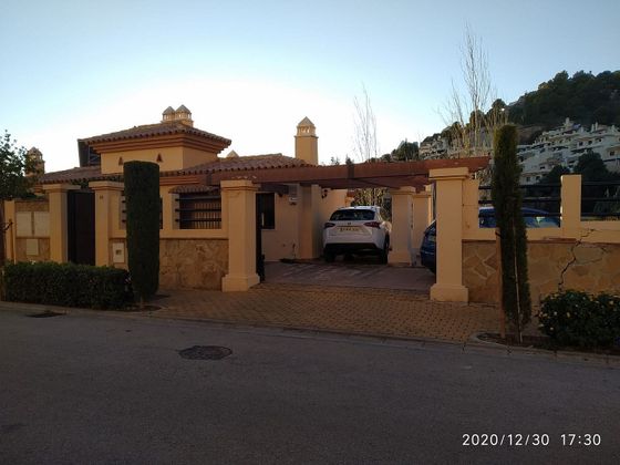 Foto 2 de Venta de casa en Pinares de San Antón de 5 habitaciones con terraza y piscina