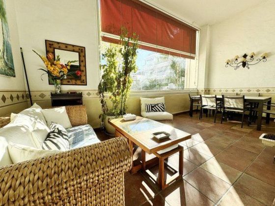 Foto 2 de Pis en lloguer a calle Murillo de 3 habitacions amb terrassa i piscina