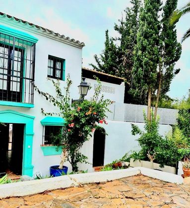 Foto 2 de Casa adossada en lloguer a calle Aries de 3 habitacions amb terrassa i piscina