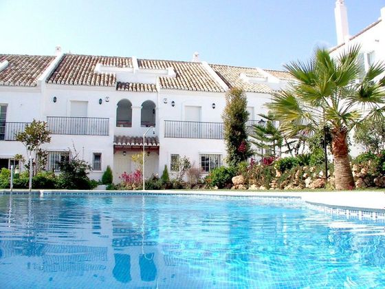 Foto 1 de Casa en lloguer a calle María Victoria Atencia de 3 habitacions amb terrassa i piscina