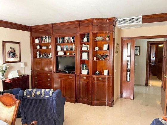 Foto 2 de Pis en venda a Triana Oeste de 4 habitacions amb garatge i aire acondicionat