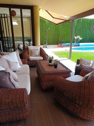 Foto 2 de Xalet en venda a El Zaudín - Club de Golf de 4 habitacions amb piscina i jardí