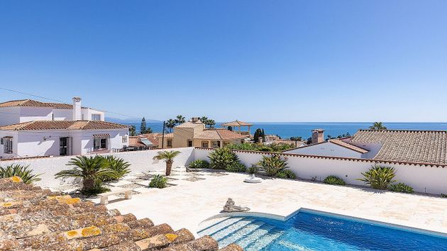 Foto 1 de Chalet en venta en Alcorrín de 3 habitaciones con terraza y piscina