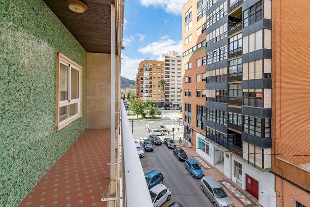 Foto 2 de Pis en venda a calle Asdrúbal de 5 habitacions amb balcó i ascensor