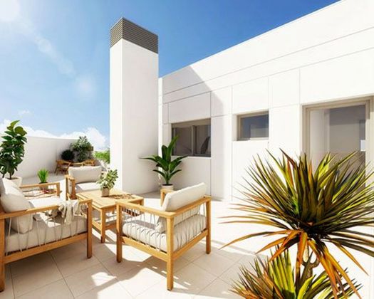 Foto 1 de Pis en venda a Las Lagunas de 3 habitacions amb terrassa i piscina