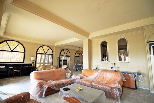 Foto 2 de Casa adossada en venda a El Bajondillo de 4 habitacions amb terrassa i piscina