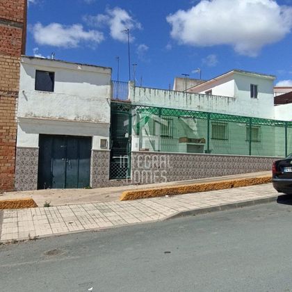 Foto 1 de Venta de casa en Gibraleón de 4 habitaciones con terraza y garaje