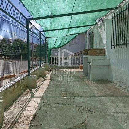 Foto 2 de Casa en venda a Gibraleón de 4 habitacions amb terrassa i garatge