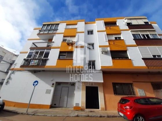 Foto 1 de Piso en venta en Ayamonte ciudad de 3 habitaciones con terraza y garaje