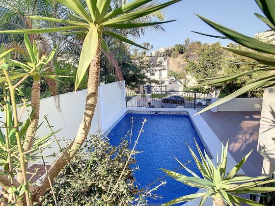 Foto 2 de Casa en venda a calle Camelia de 4 habitacions amb terrassa i piscina