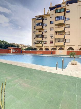 Foto 1 de Piso en venta en calle Francisco Claros Curro de 3 habitaciones con terraza y piscina