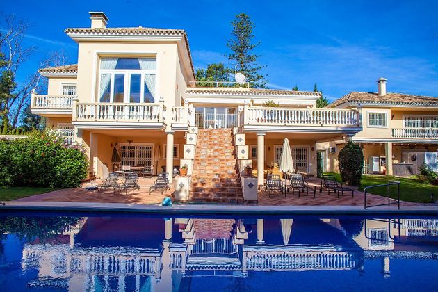Foto 1 de Xalet en venda a Guadalmina de 8 habitacions amb terrassa i piscina