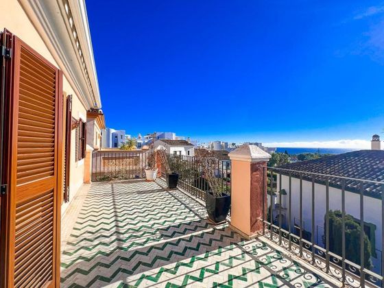 Foto 1 de Venta de casa en Lomas de Marbella Club - Puente Romano de 4 habitaciones con terraza y piscina