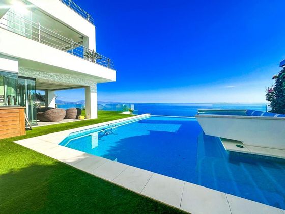 Foto 1 de Xalet en venda a Chullera de 5 habitacions amb terrassa i piscina