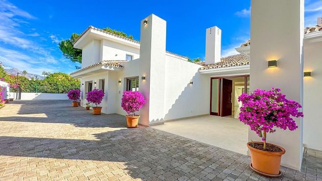 Foto 1 de Xalet en venda a Guadalmina de 9 habitacions amb terrassa i piscina