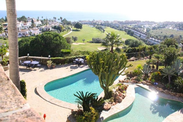 Foto 2 de Xalet en venda a La Duquesa de 7 habitacions amb terrassa i piscina