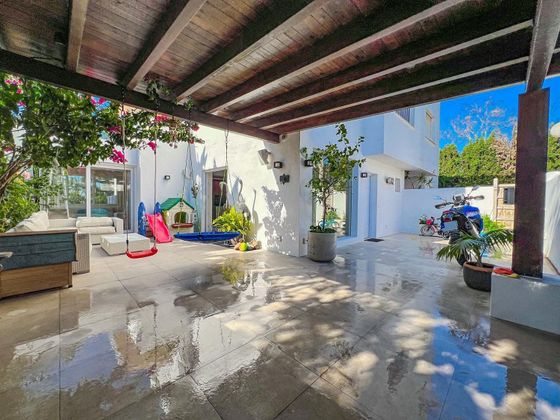 Foto 2 de Casa adossada en venda a Nagüeles Alto de 6 habitacions amb terrassa i piscina