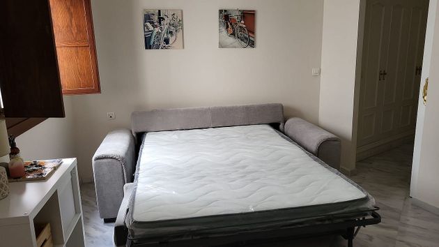 Foto 2 de Alquiler de piso en Alfalfa de 1 habitación con muebles y aire acondicionado