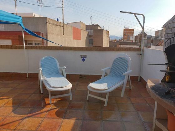 Foto 1 de Xalet en venda a Madrigal de 6 habitacions amb terrassa