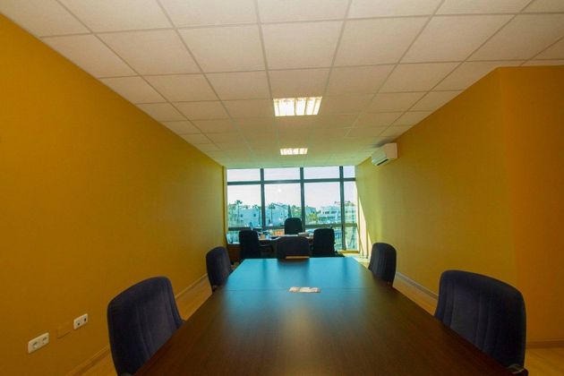 Foto 1 de Oficina en venta en Nueva Andalucía centro de 184 m²
