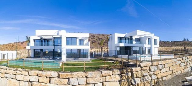 Foto 1 de Xalet en venda a El Mayorazgo - El Limonar de 4 habitacions amb terrassa i piscina
