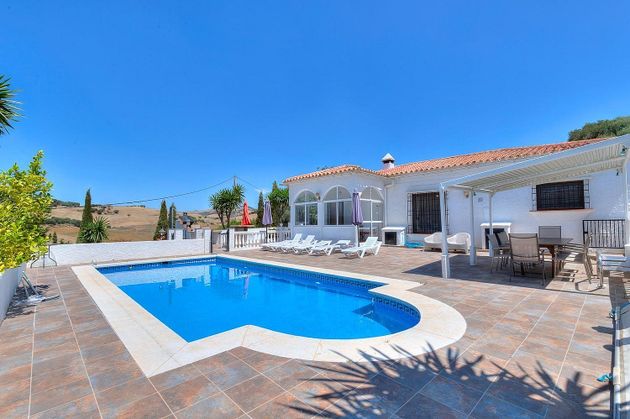 Foto 1 de Casa rural en venta en Almogía de 4 habitaciones con terraza y piscina