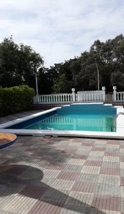 Foto 2 de Venta de casa en Casar de Cáceres de 5 habitaciones con terraza y piscina
