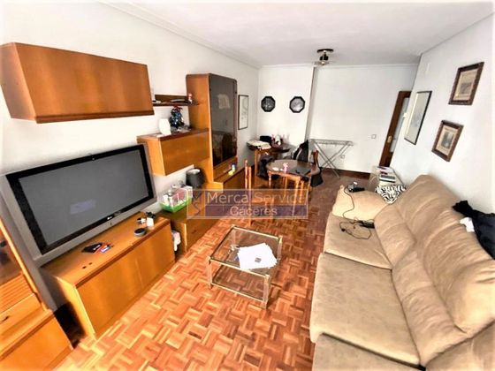 Foto 2 de Pis en lloguer a Centro - Cáceres de 4 habitacions amb terrassa i garatge