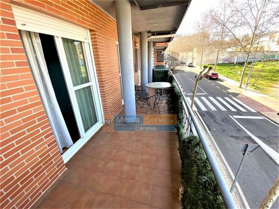 Foto 2 de Piso en alquiler en Ruta de la Plata de 3 habitaciones con terraza y piscina