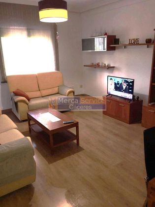Foto 1 de Pis en lloguer a Nuevo Cáceres de 3 habitacions amb terrassa i mobles