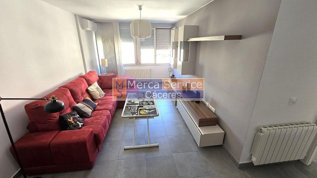 Foto 2 de Pis en lloguer a Centro - Cáceres de 3 habitacions amb terrassa i garatge