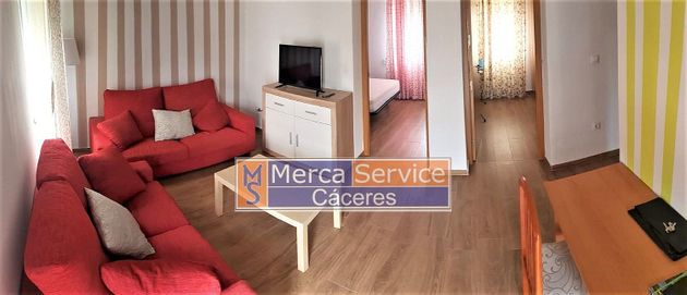 Foto 1 de Alquiler de piso en Nuevo Cáceres de 2 habitaciones con muebles