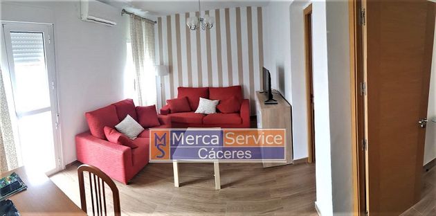 Foto 2 de Alquiler de piso en Nuevo Cáceres de 2 habitaciones con muebles