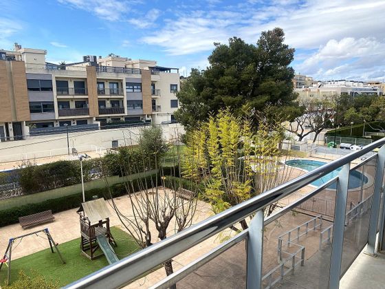 Foto 2 de Àtic en venda a Zona Avenida Alta - Auditorio de 3 habitacions amb terrassa i piscina