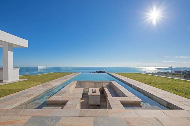 Foto 2 de Xalet en venda a Zona el Higuerón de 6 habitacions amb terrassa i piscina