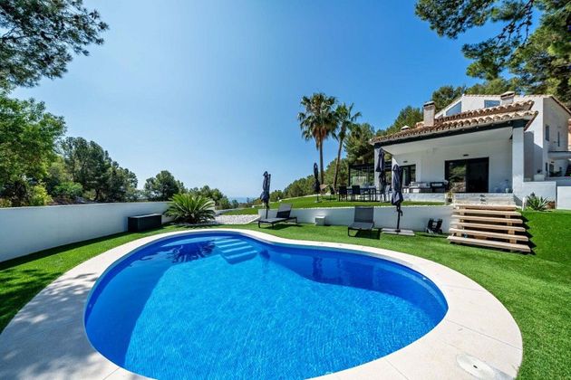 Foto 1 de Xalet en venda a Pinares de San Antón de 4 habitacions amb terrassa i piscina