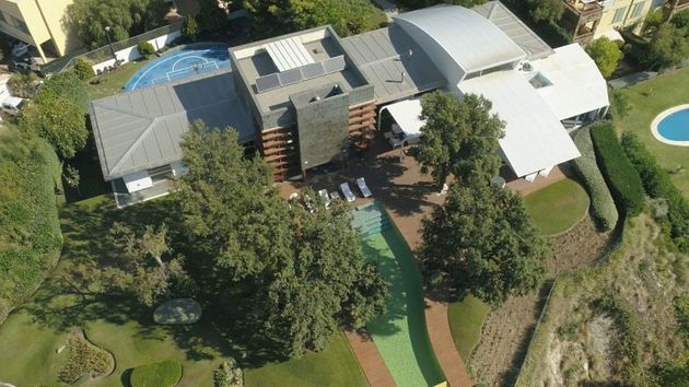 Foto 2 de Venta de chalet en Torrequebrada de 5 habitaciones con terraza y piscina
