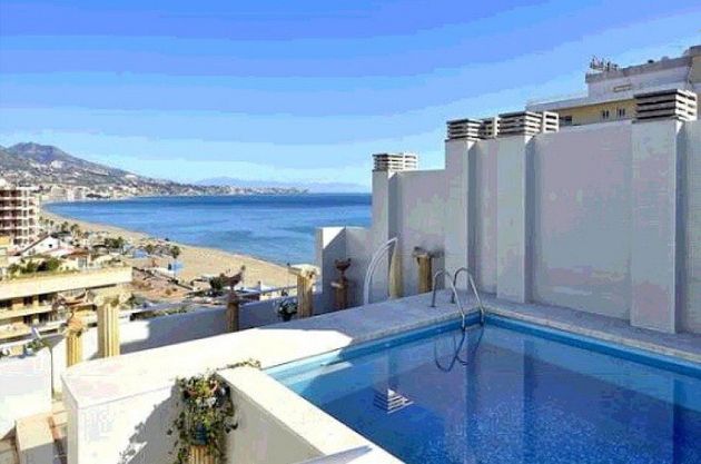 Foto 2 de Venta de ático en Zona Puerto Deportivo de 4 habitaciones con terraza y piscina