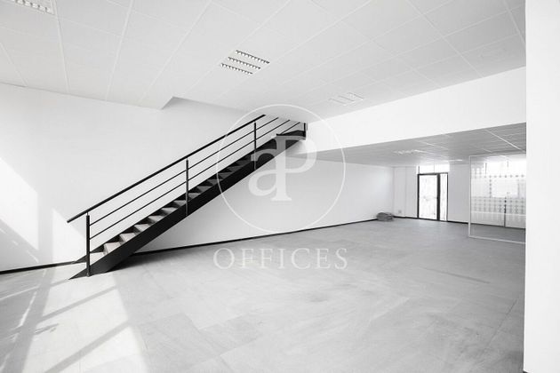 Foto 2 de Oficina en alquiler en Fuente del Jarro de 258 m²