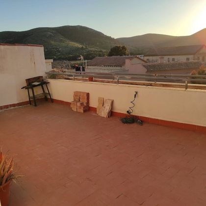 Foto 2 de Pis en venda a calle Caridad de 3 habitacions amb terrassa i garatge