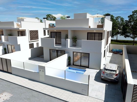 Foto 1 de Casa en venda a calle Río Miño de 3 habitacions amb terrassa i piscina