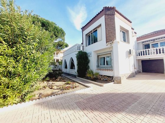 Foto 1 de Casa en venda a Playa del Galán de 6 habitacions amb terrassa i garatge