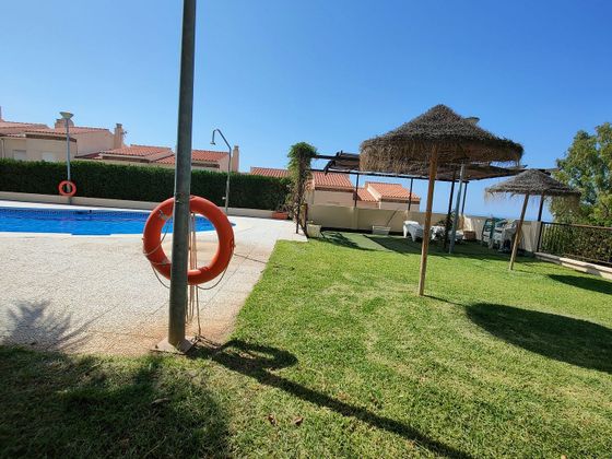 Foto 2 de Casa adossada en venda a avenida De Cuba de 3 habitacions amb terrassa i piscina