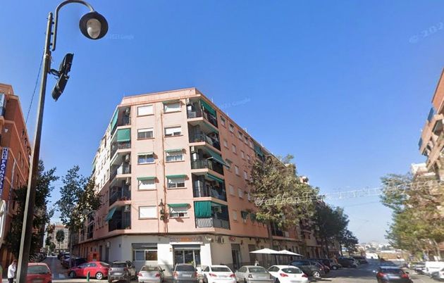 Foto 1 de Piso en venta en calle Tribunal de Las Aguas de 3 habitaciones con balcón y aire acondicionado