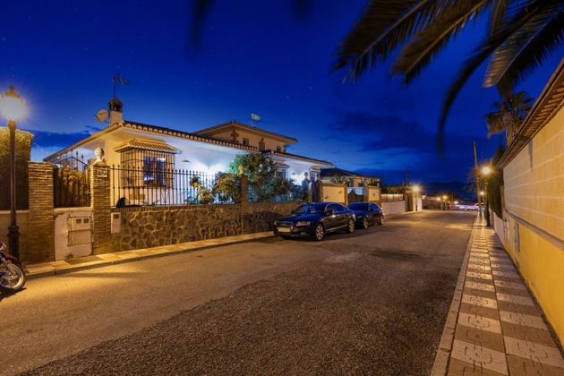 Foto 2 de Xalet en venda a calle Almendros de 7 habitacions amb terrassa i piscina