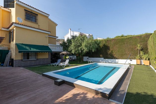 Foto 1 de Xalet en venda a Cenes de la Vega de 4 habitacions amb terrassa i piscina