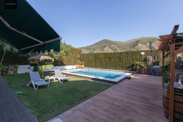 Foto 2 de Venta de chalet en Cenes de la Vega de 4 habitaciones con terraza y piscina