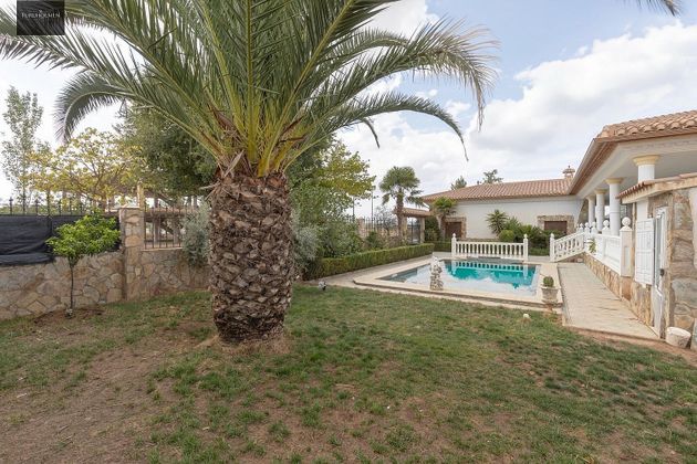 Foto 1 de Xalet en venda a Ventas de Huelma de 3 habitacions amb terrassa i piscina